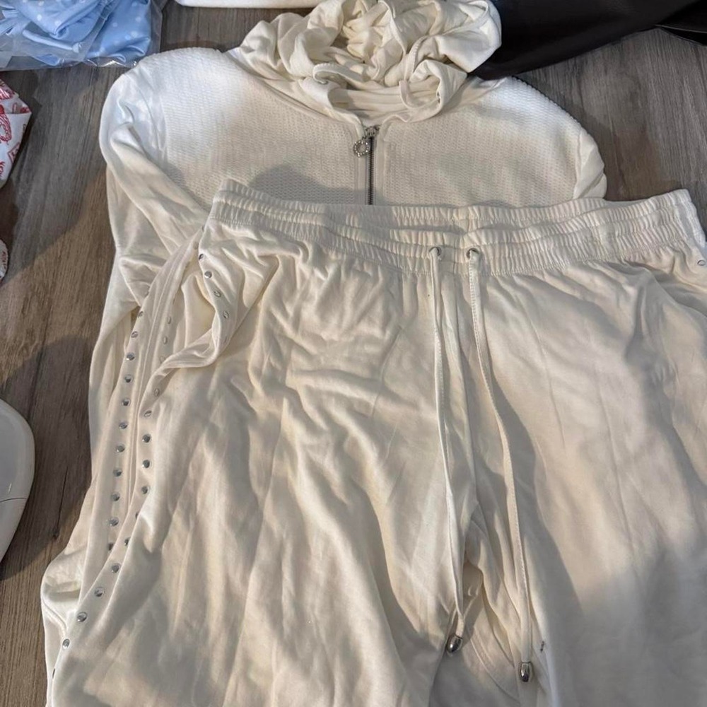 BCBG NWT y2k white studded set